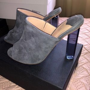 Tony Bianco kitzy mules in wolf suede gray
